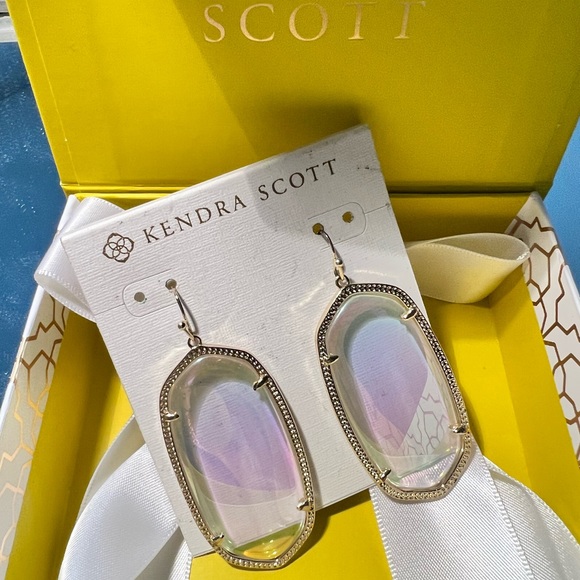 EUC Rare Kendra Scott Danielle Earrings Iridescent & Yellow Gold Gorgeous & HTF! - Picture 6 of 10